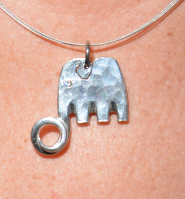 Maulwurfskuchen Kettenanhänger Elefant Detail